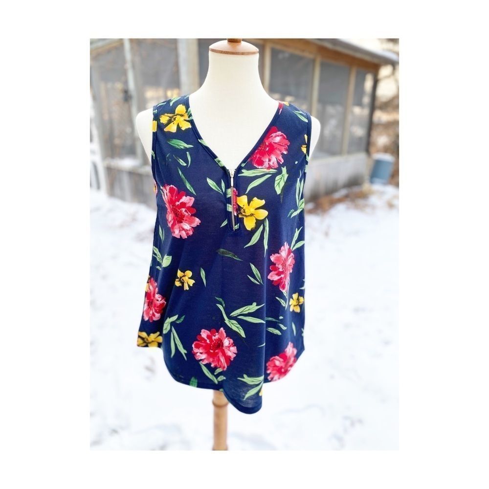Magazine Black Floral Tank Top Blouse V-Neck 1/4 Zip Sz L